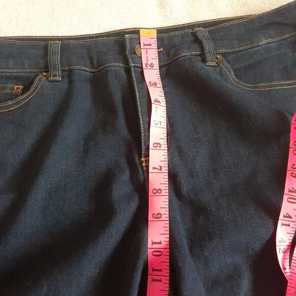 Michael Michael Kors Women's Size 10 Dark Wash Denim Bermuda Shorts - Picture 12 of 13